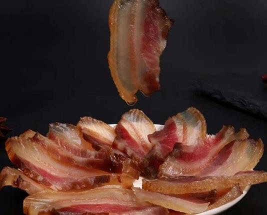 ?曬臘肉有蒼蠅卵能用酒泡死嗎?曬臘肉有蒼蠅是不是沒腌好