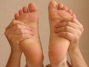 如何補氣血？胖人補氣拍拍手，瘦人補血泡泡腳