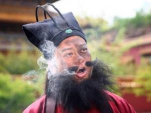 裝逼/裝比/裝b什么意思？裝B遭雷劈 裝純遭人輪