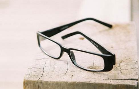 冬季戴口罩的三個(gè)注意事項(xiàng)