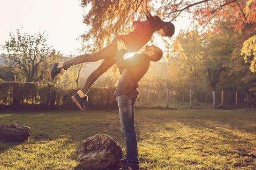 一見鐘情的表白攻略 40條一見鐘情表白詞