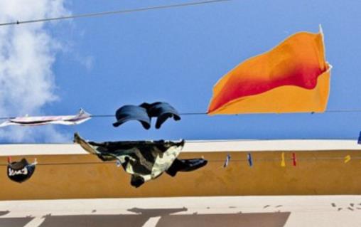 梅雨時節晾干衣服的竅門 陰雨天衣服酸臭味處理方法