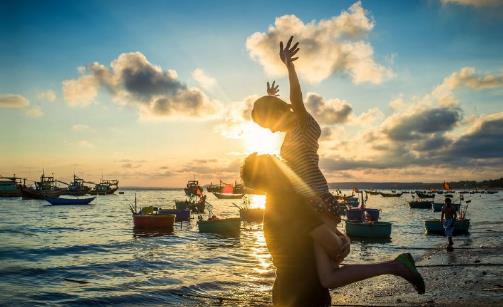 女人,對你動了真情的男人,才不會讓你受這三種委屈,請