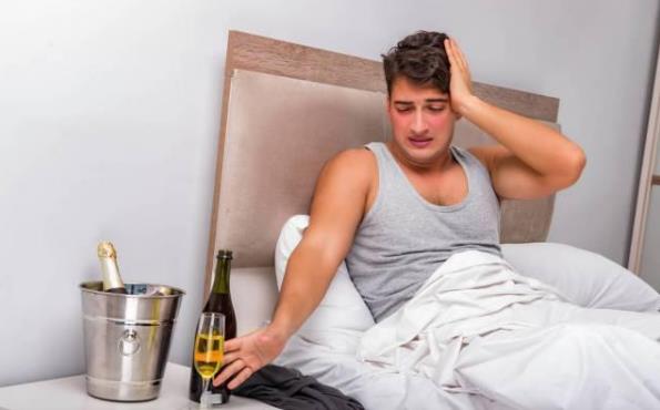 早起3不要，睡前4遠離，不要著急起床，要吃早餐，遠離熬夜