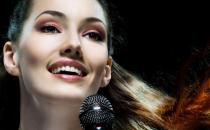 ?唱歌發(fā)燒友保護嗓子 唱前先熱身少唱高音